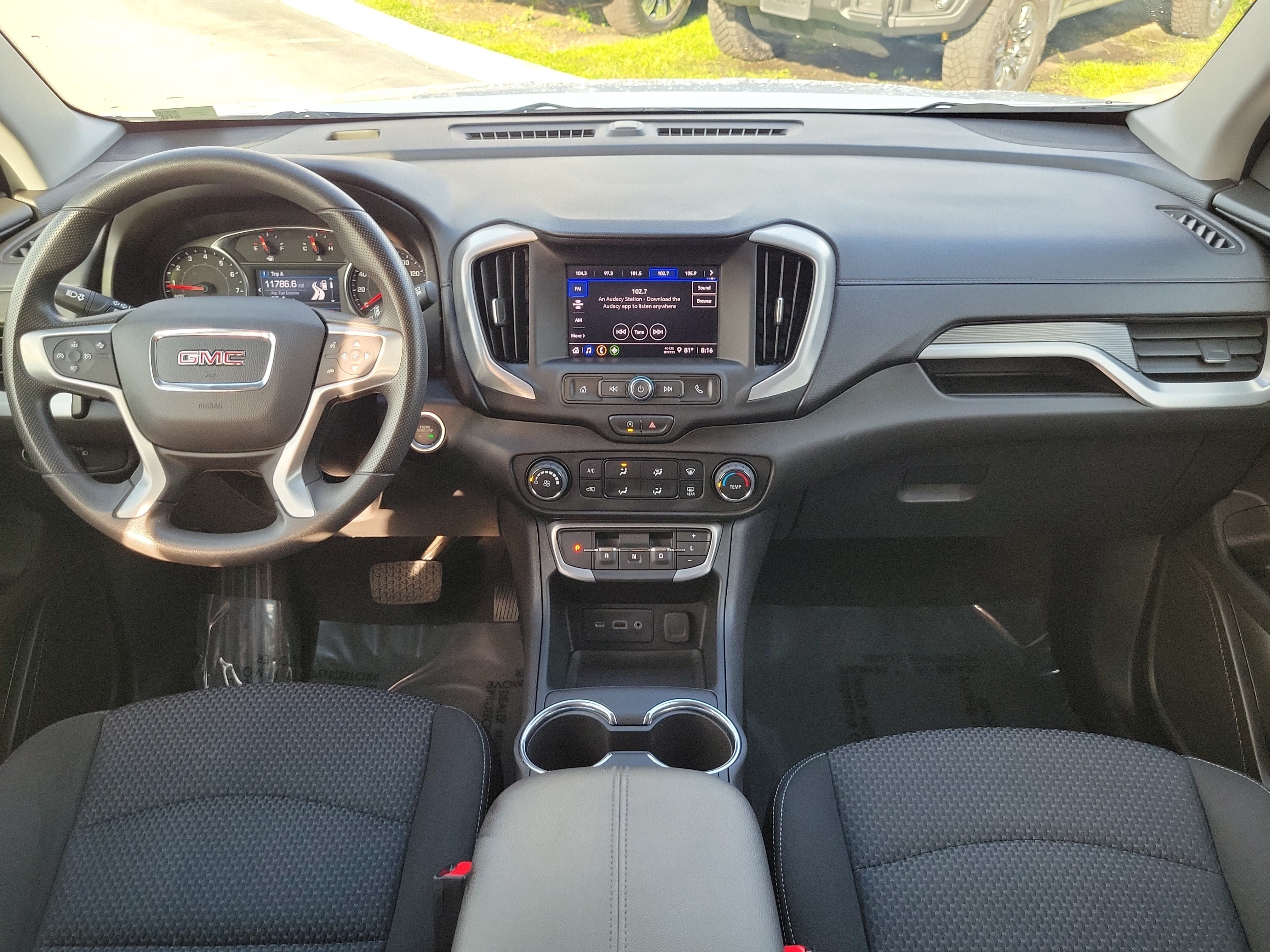 Used 2024 GMC Terrain SLE FWD image 16