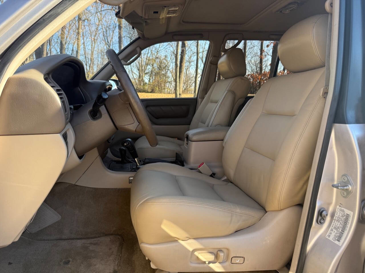 Used 2000 Toyota Land Cruiser Base AWD 4dr SUV image 45