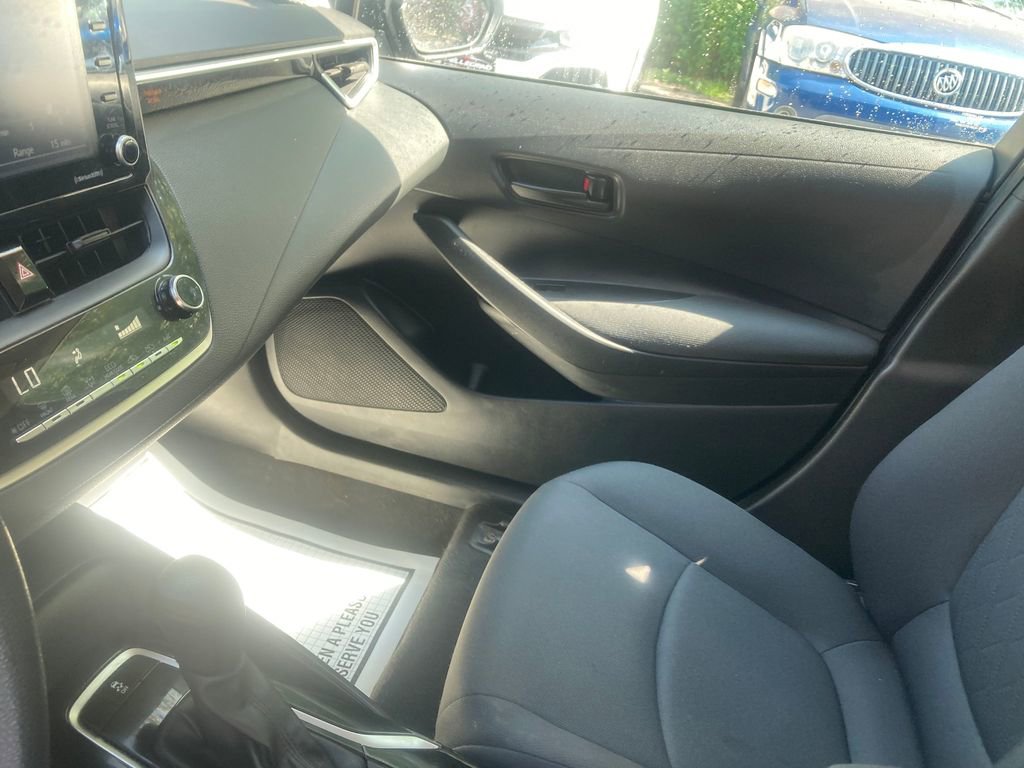 Used 2022 Toyota Corolla LE image 16