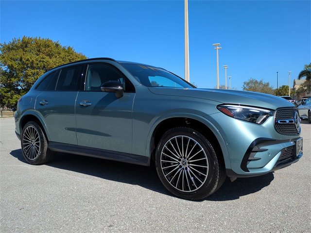 Used 2025 Mercedes-Benz GLC 300 4MATIC image 2