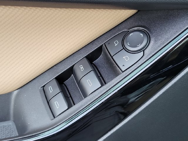 Used 2025 Chevrolet Equinox ACTIV w/ Safety and Technology Package FWD image 16