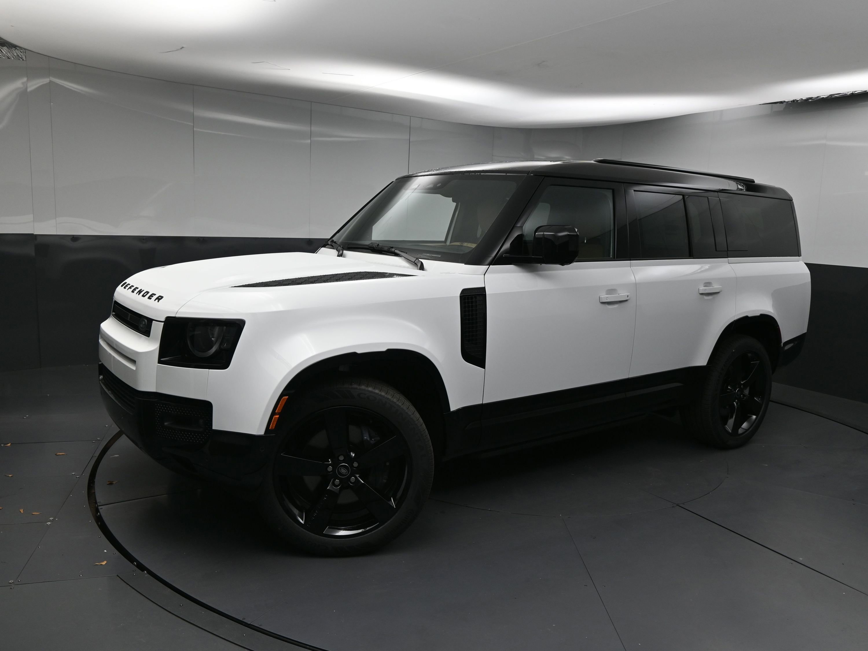 New 2025 Land Rover Defender 130 X-Dynamic SE