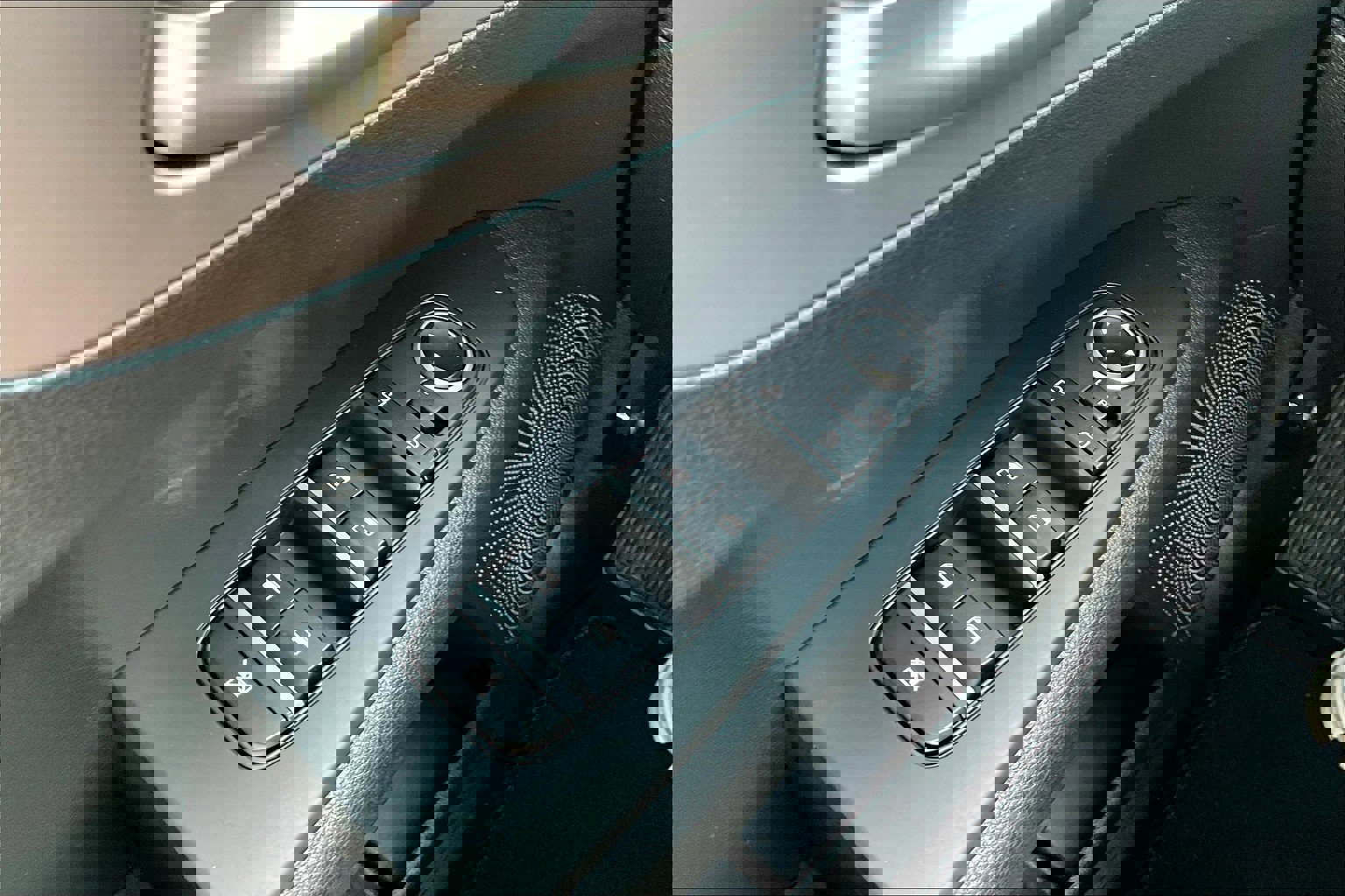 Used 2023 Kia Forte LXS image 32