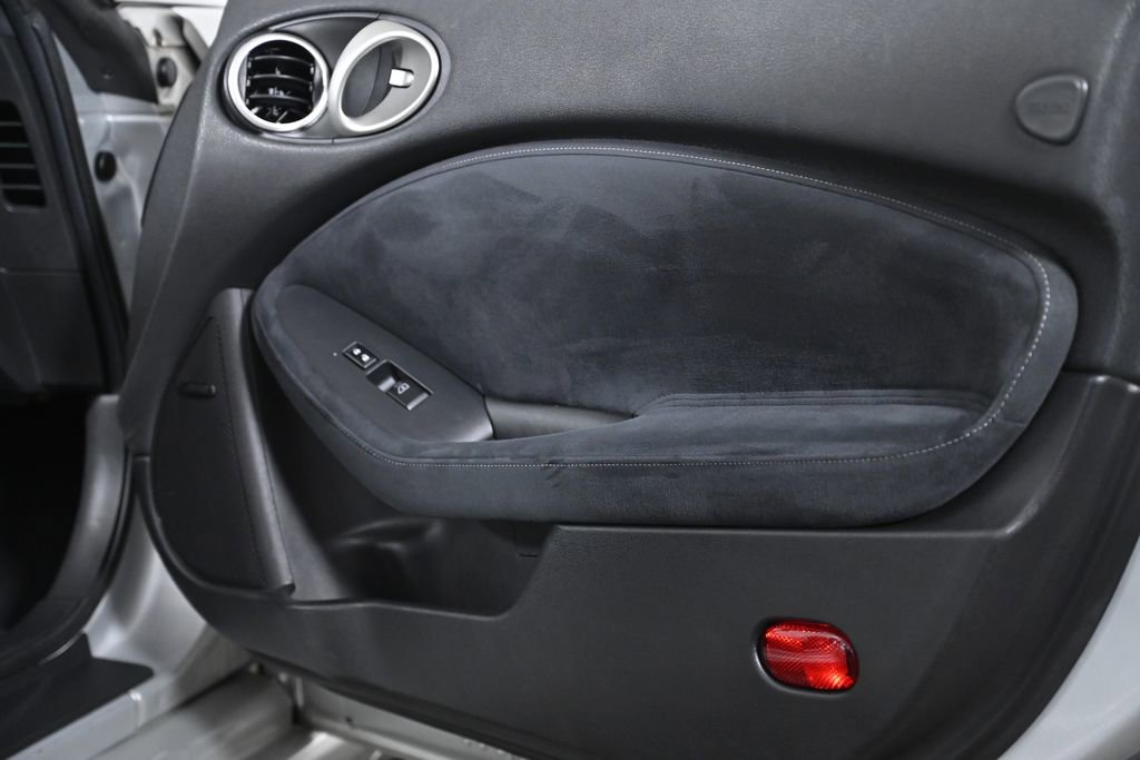 Used 2010 Nissan 370Z Touring w/ Sport Pkg image 35