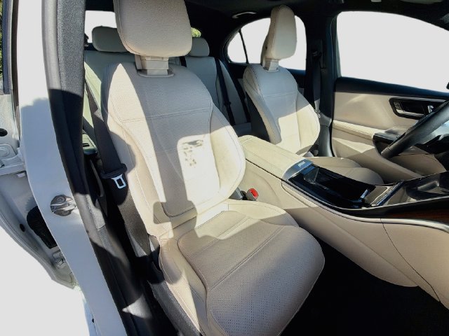 Used 2024 Mercedes-Benz C 300 Sedan image 15