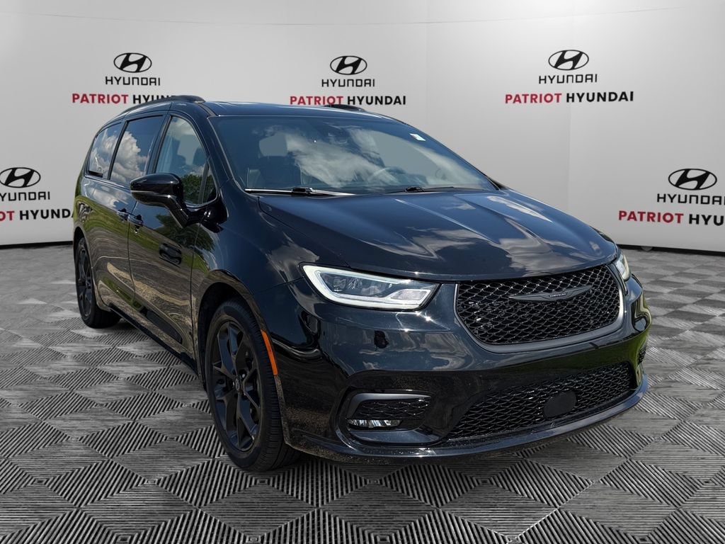 Used 2025 Chrysler Pacifica Limited