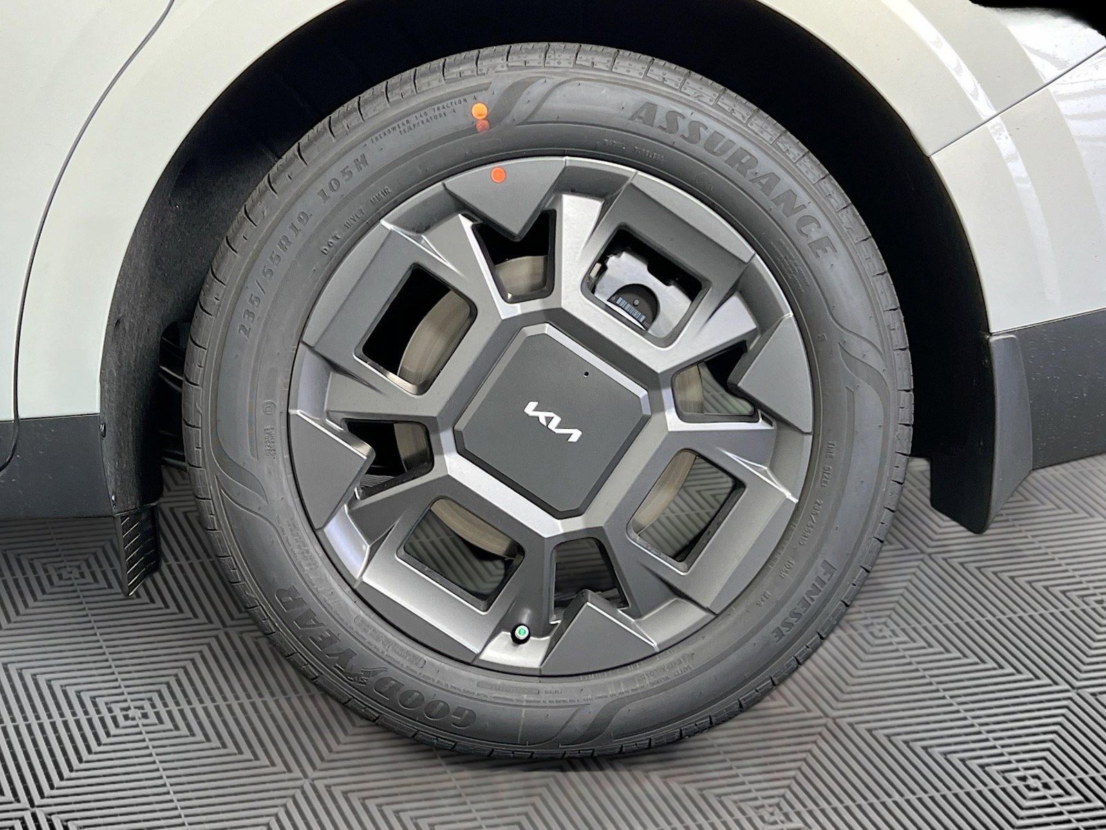 New 2025 Kia Carnival SX FWD image 37
