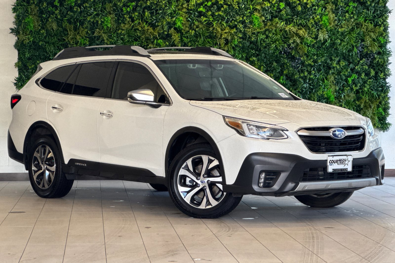 Used 2020 Subaru Outback Touring XT image 1