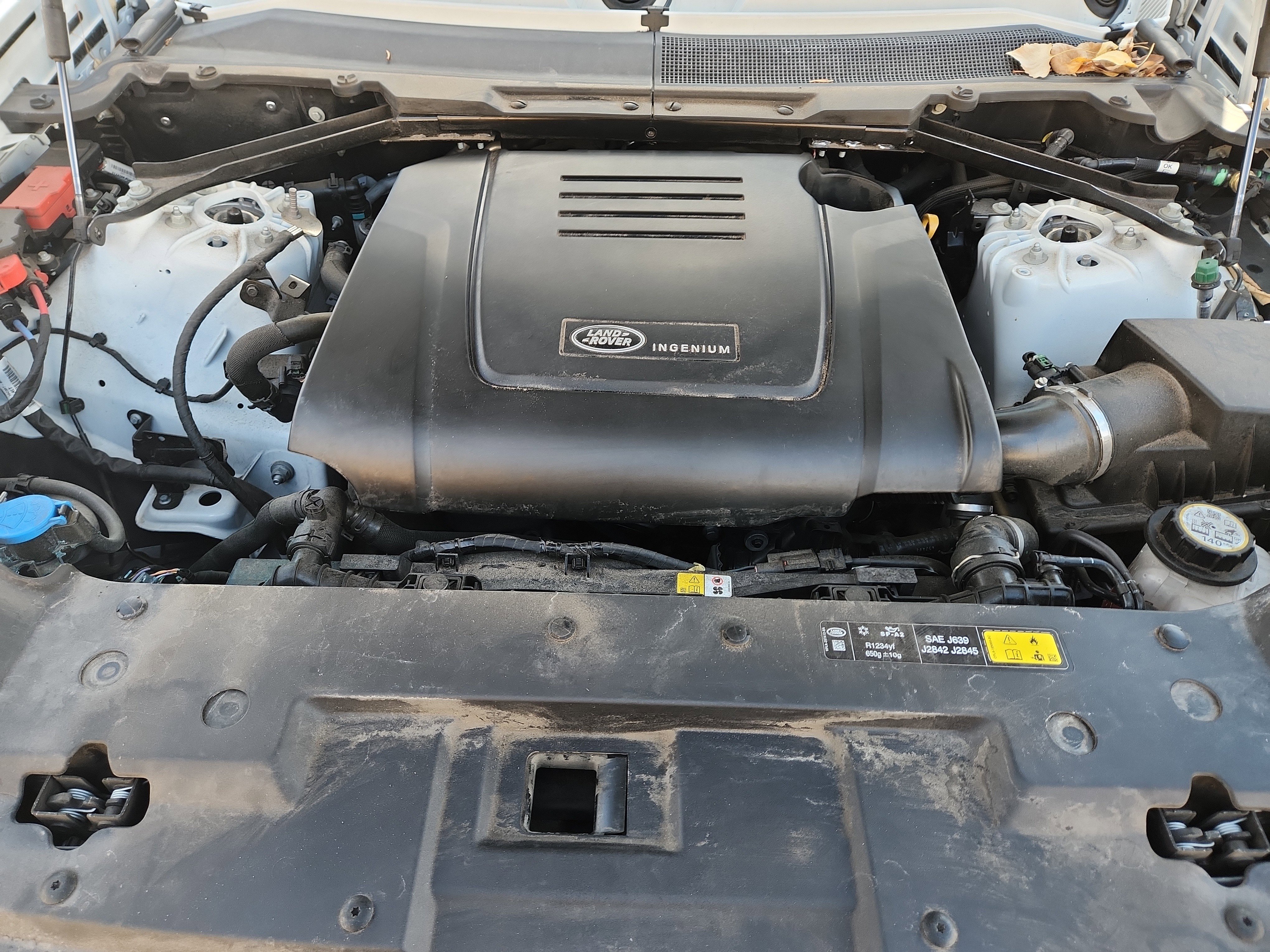 Used 2025 Land Rover Defender 90 S image 22