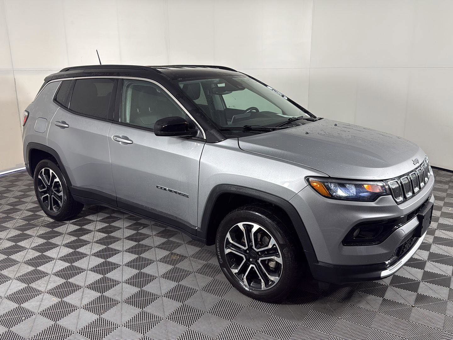 Used 2022 Jeep Compass Limited AWD/4WD image 3