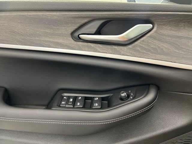 New 2026 Jeep Grand Cherokee Altitude AWD/4WD image 27