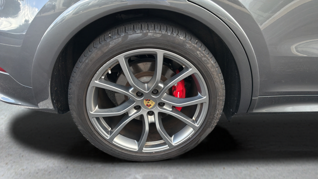 Used 2021 Porsche Cayenne GTS AWD/4WD image 14