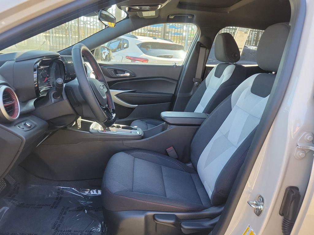 New 2026 Chevrolet Trax RS w/ Sunroof Package image 17