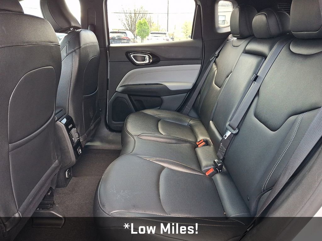 Used 2025 Jeep Compass Limited image 10