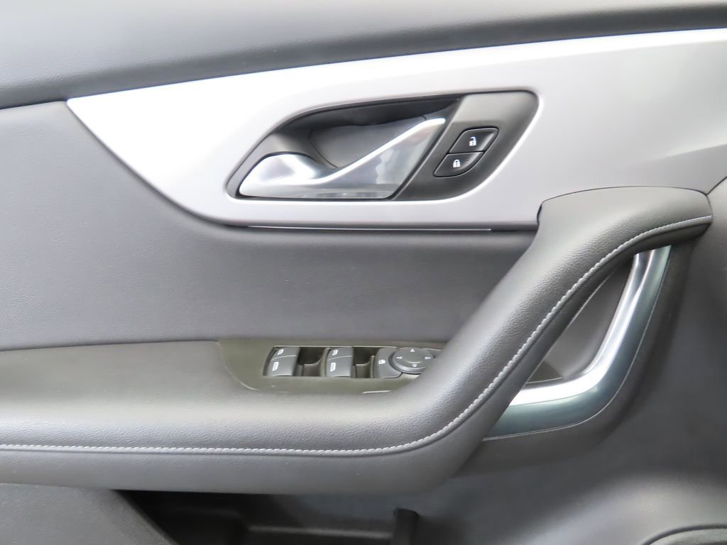 Used 2022 Chevrolet Blazer LT FWD image 21