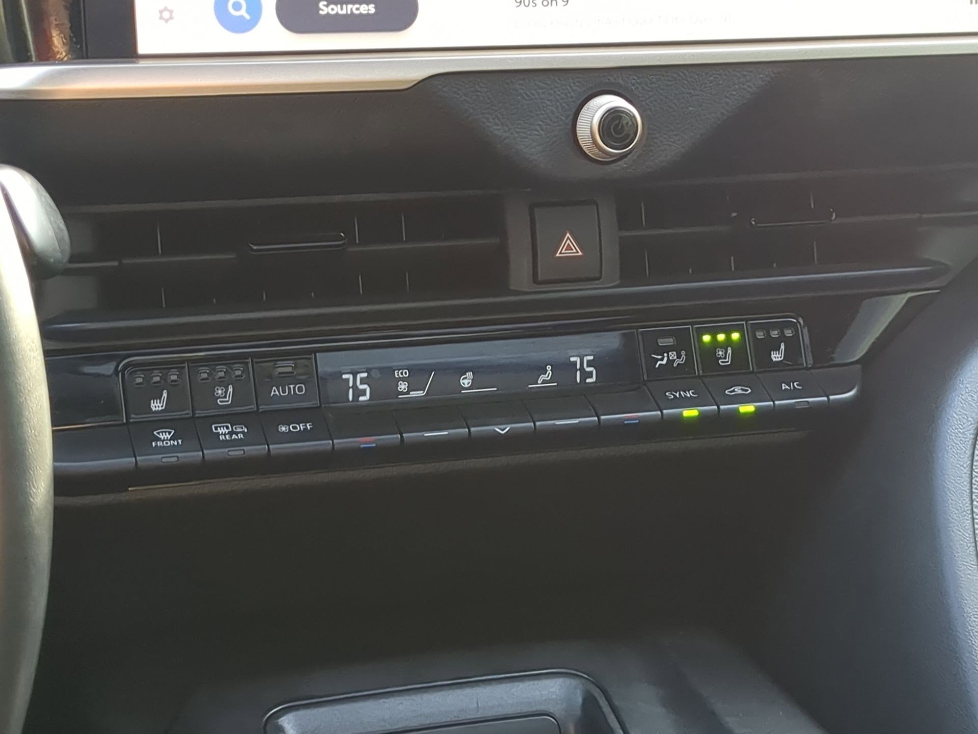 Used 2023 Toyota Crown Limited image 25