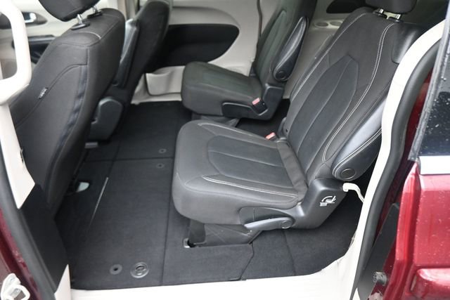 Used 2022 Chrysler Voyager LX FWD image 28
