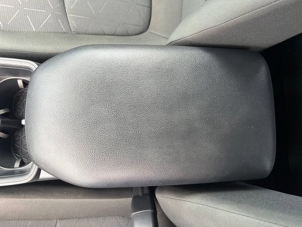 Used 2025 Toyota RAV4 XLE FWD image 29