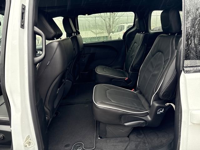 New 2026 Chrysler Pacifica Limited w/ S Appearance Package image 14