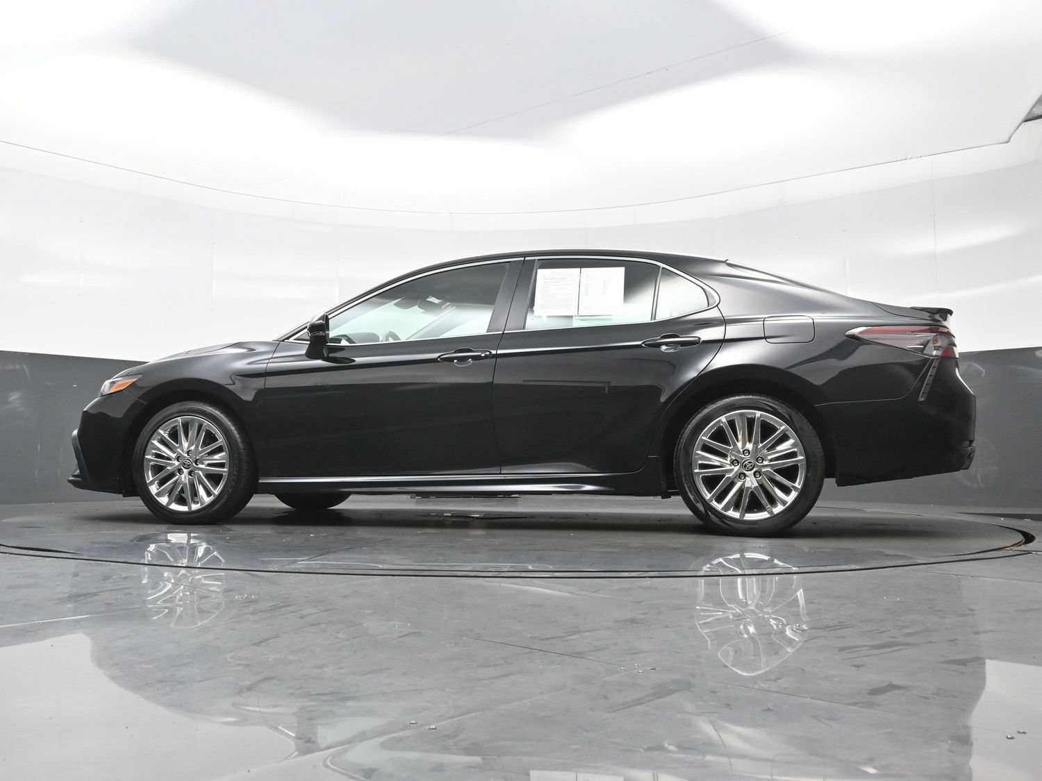 Used 2024 Toyota Camry SE FWD image 28