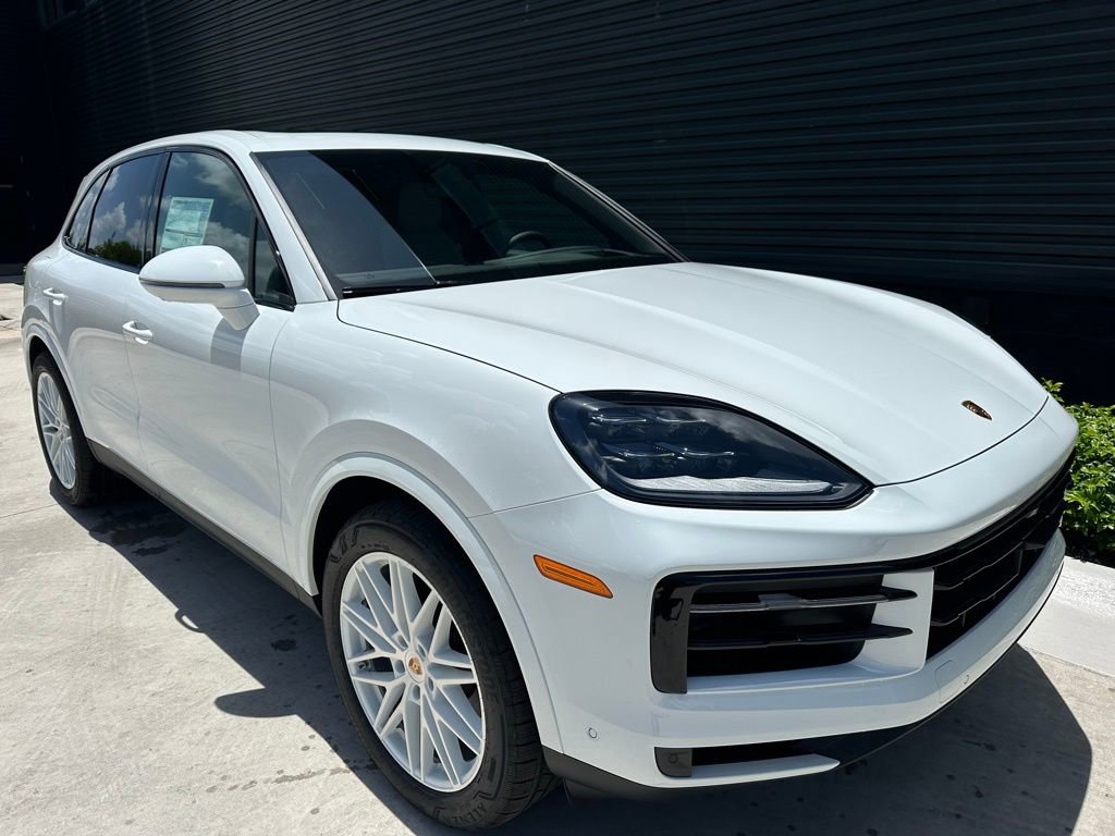 Used 2025 Porsche Cayenne image 10