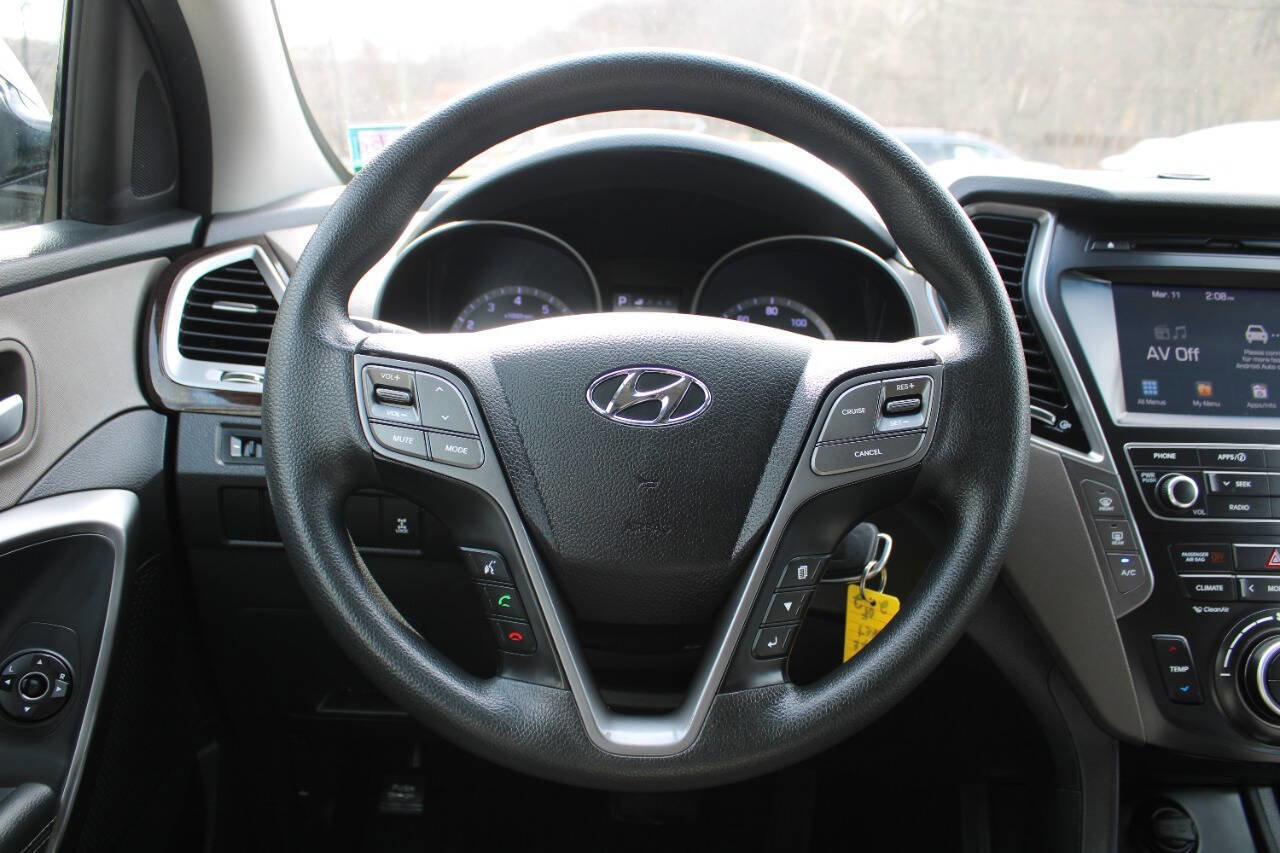 Used 2019 Hyundai Santa Fe XL SE AWD/4WD image 36