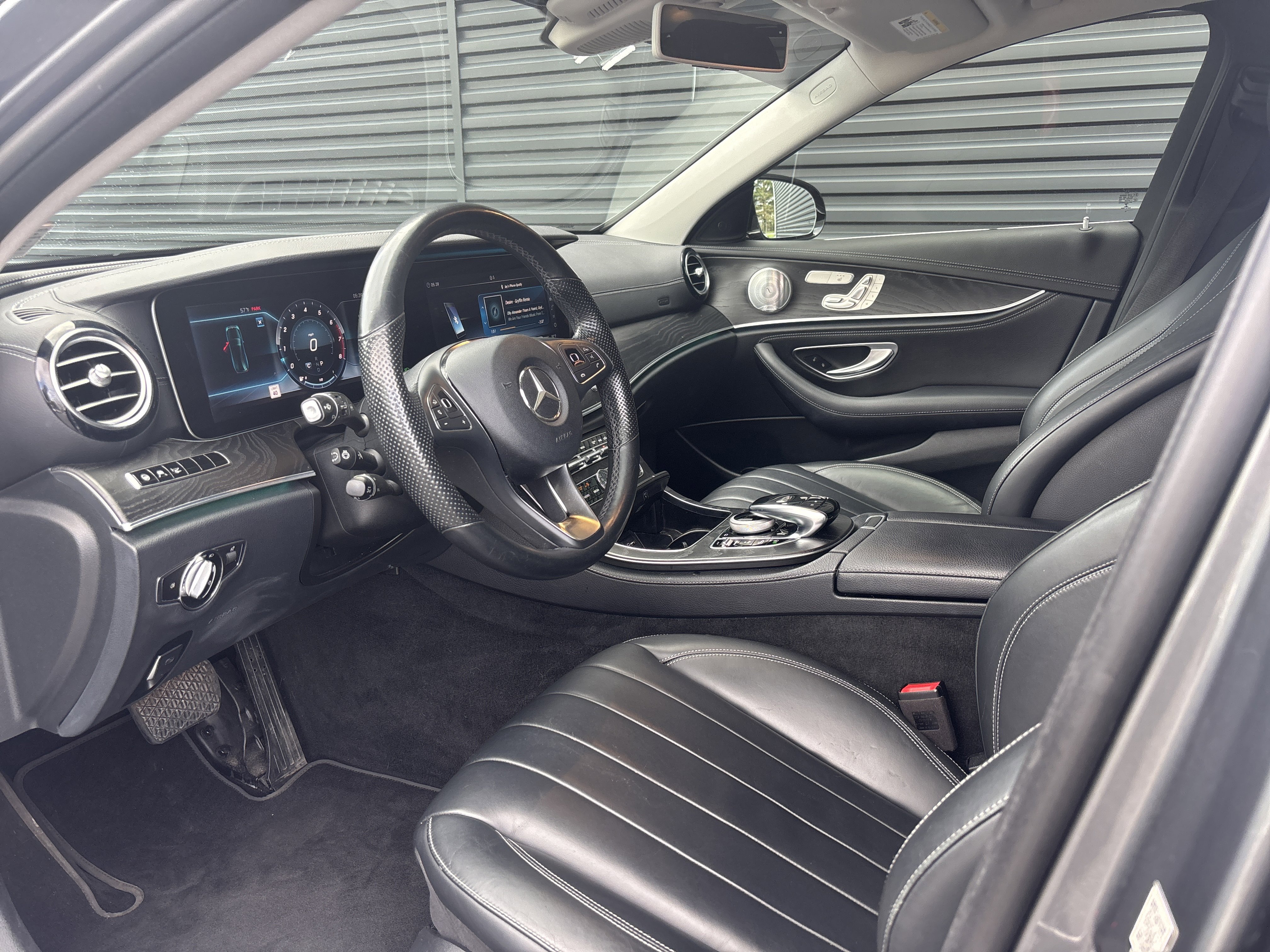 Used 2018 Mercedes-Benz E 400 4MATIC Wagon image 10