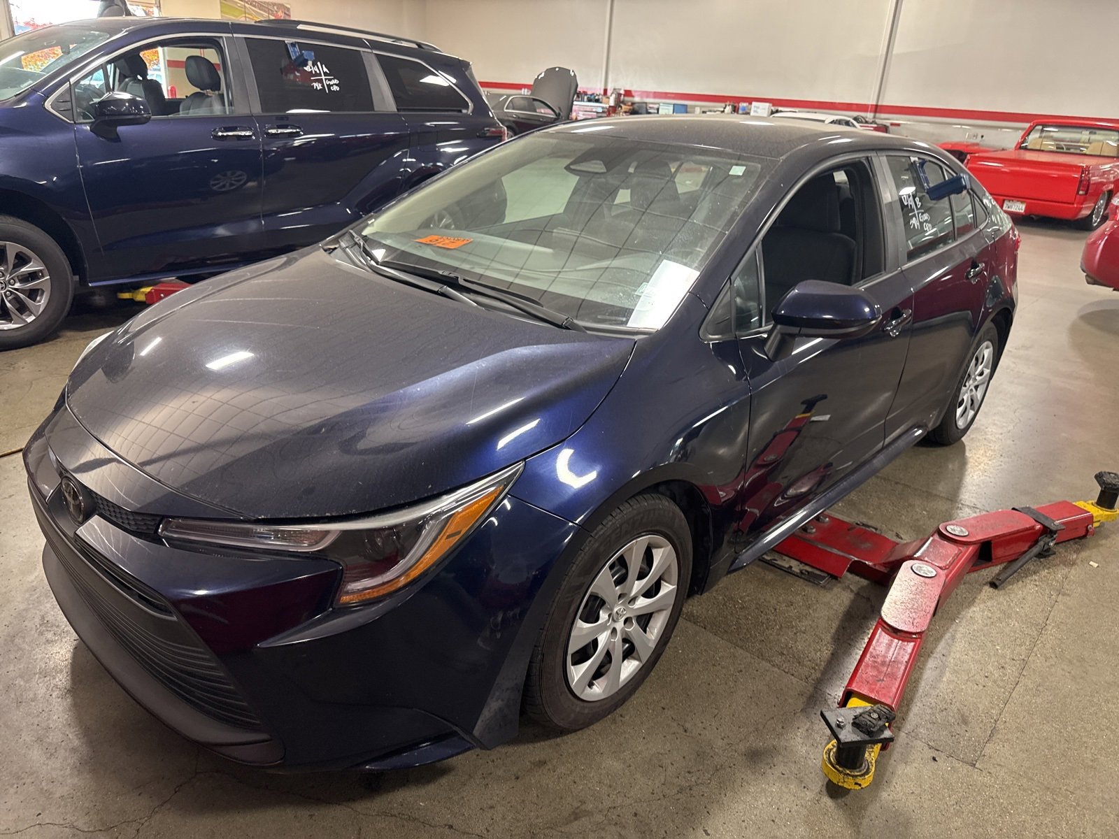 Used 2023 Toyota Corolla LE image 3