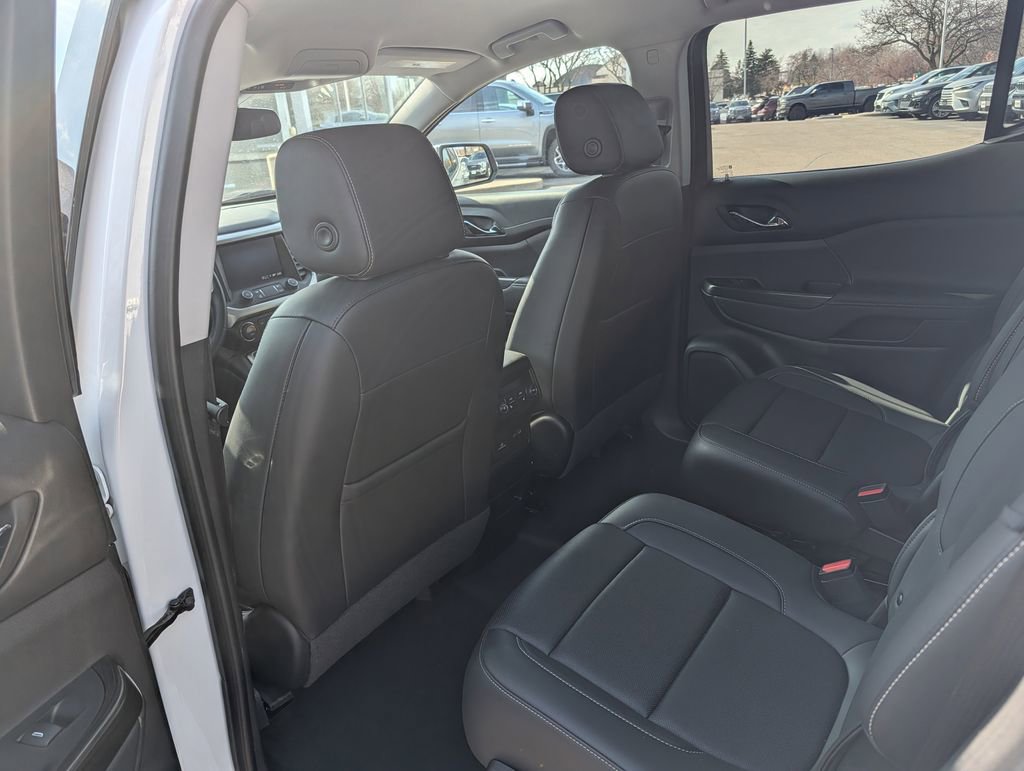 Used 2023 GMC Acadia SLT w/ Technology Package image 20
