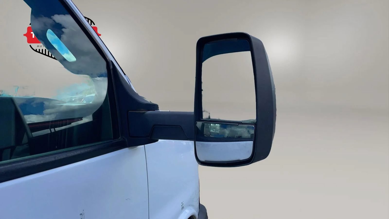 Used 2019 GMC Savana 3500 RWD image 40