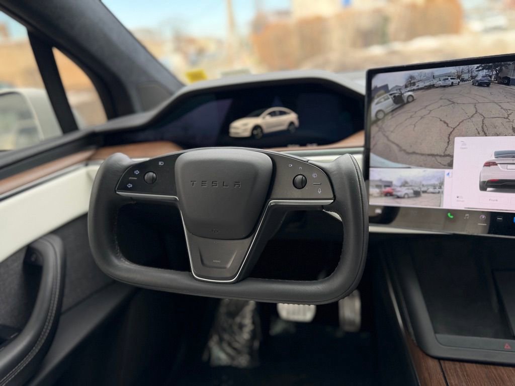 Used 2023 Tesla Model X image 39