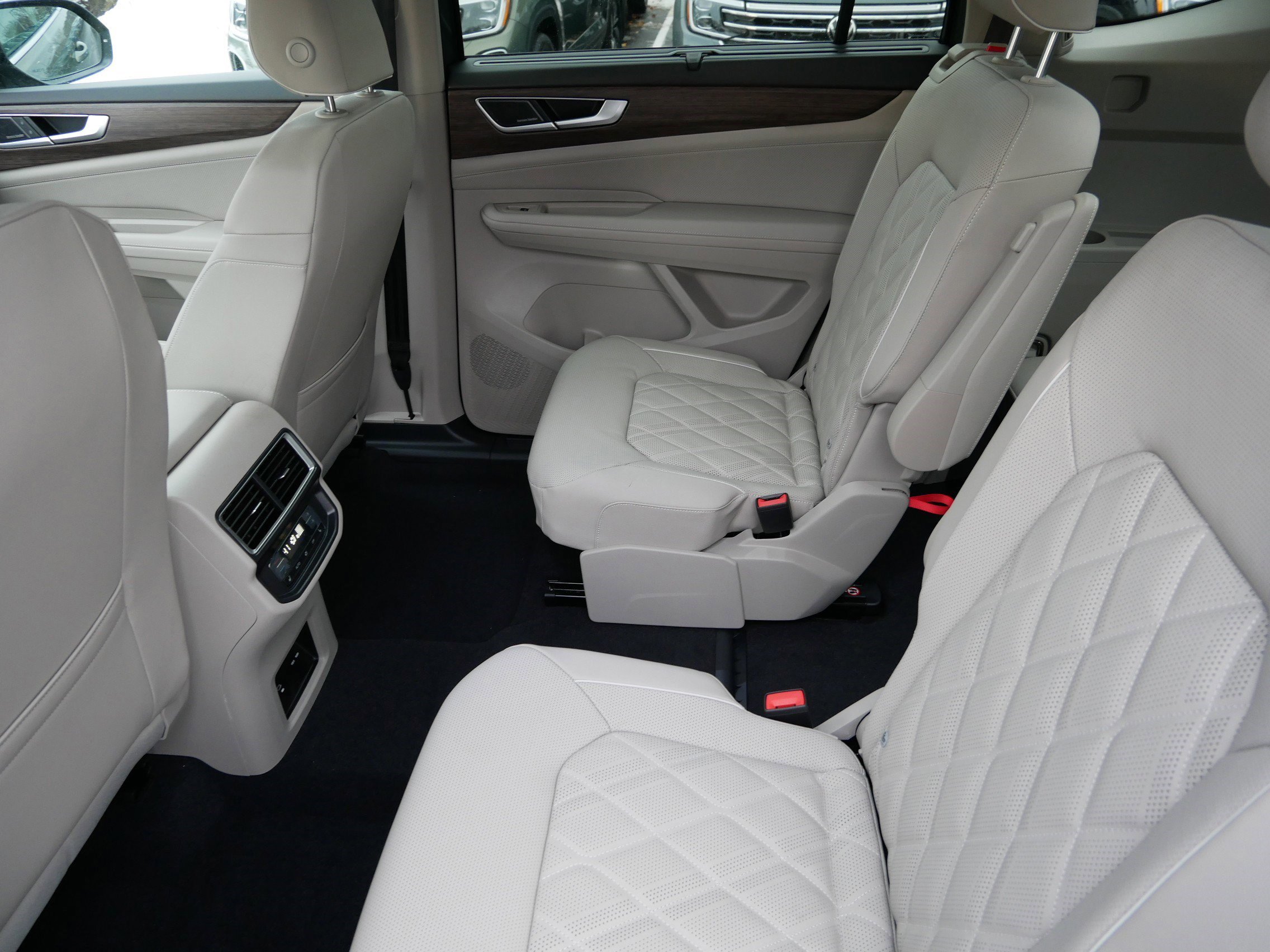 New 2026 Volkswagen Atlas SEL Premium R-Line image 8