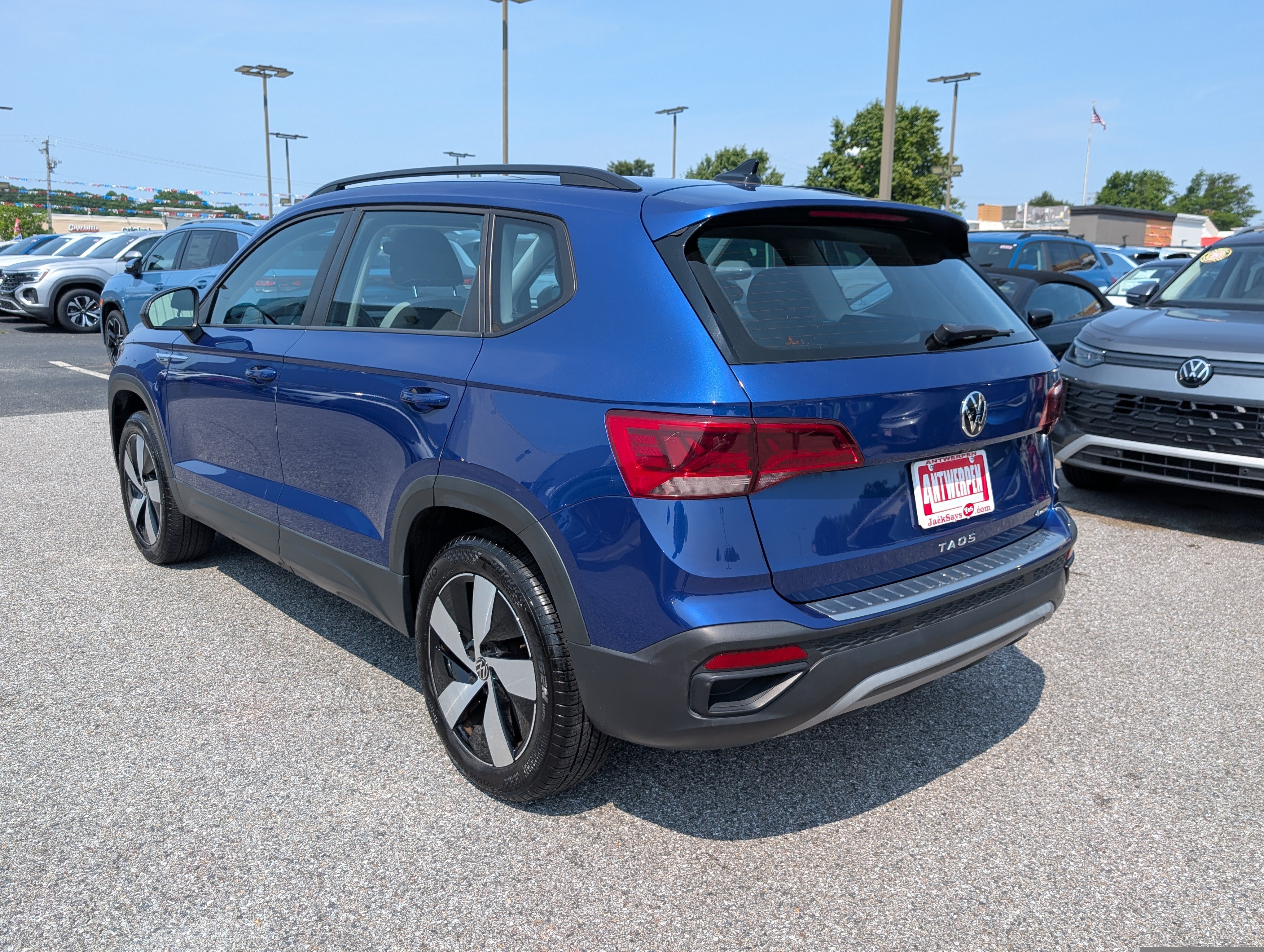 Used 2023 Volkswagen Taos S w/ Driver Assistance Package AWD/4WD image 5