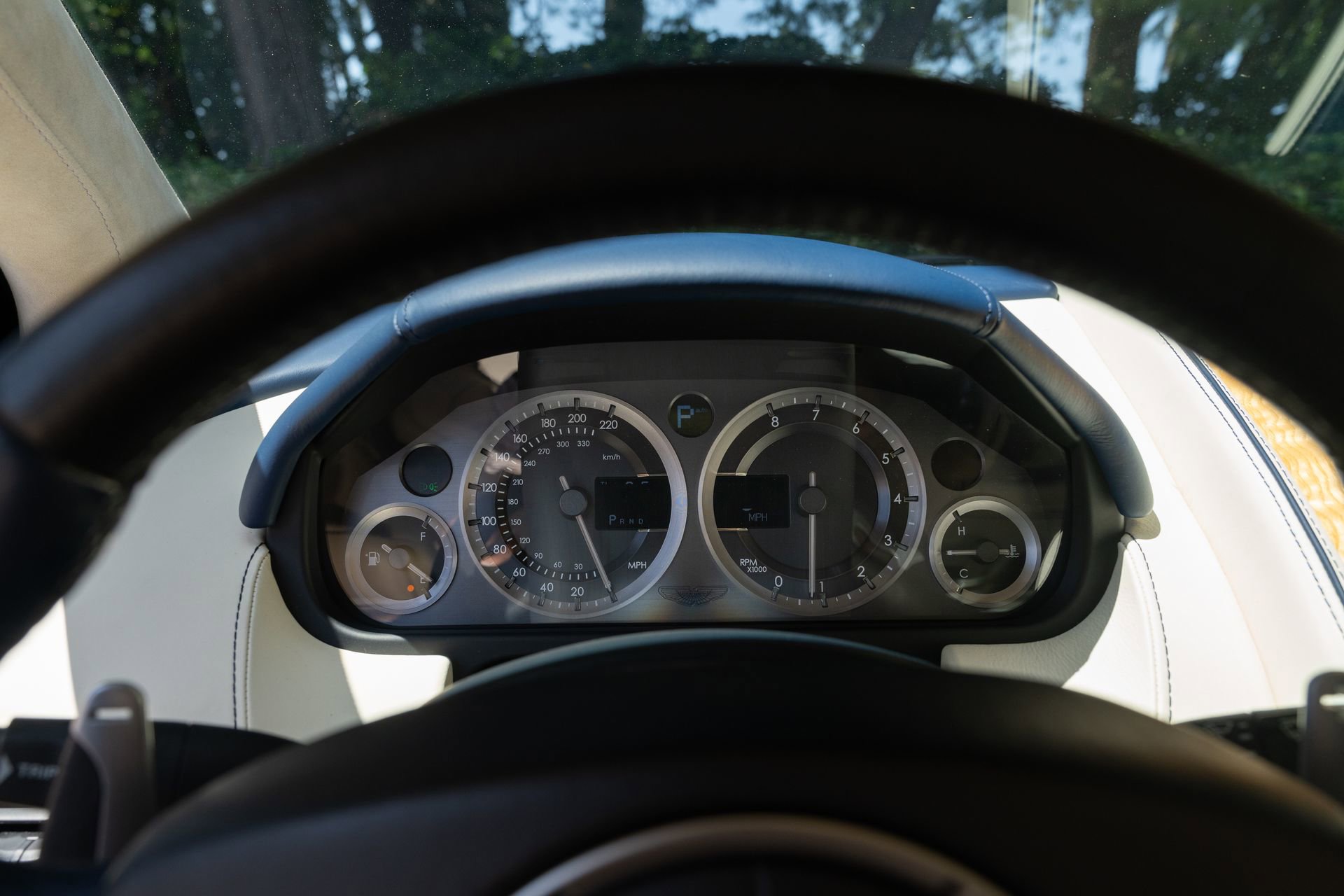 Used 2012 Aston Martin Virage Coupe RWD image 13