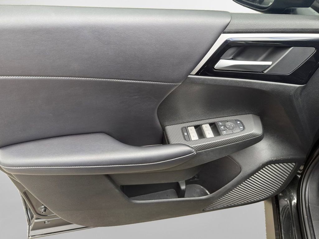 Used 2024 Mitsubishi Outlander SE Black Edition image 14