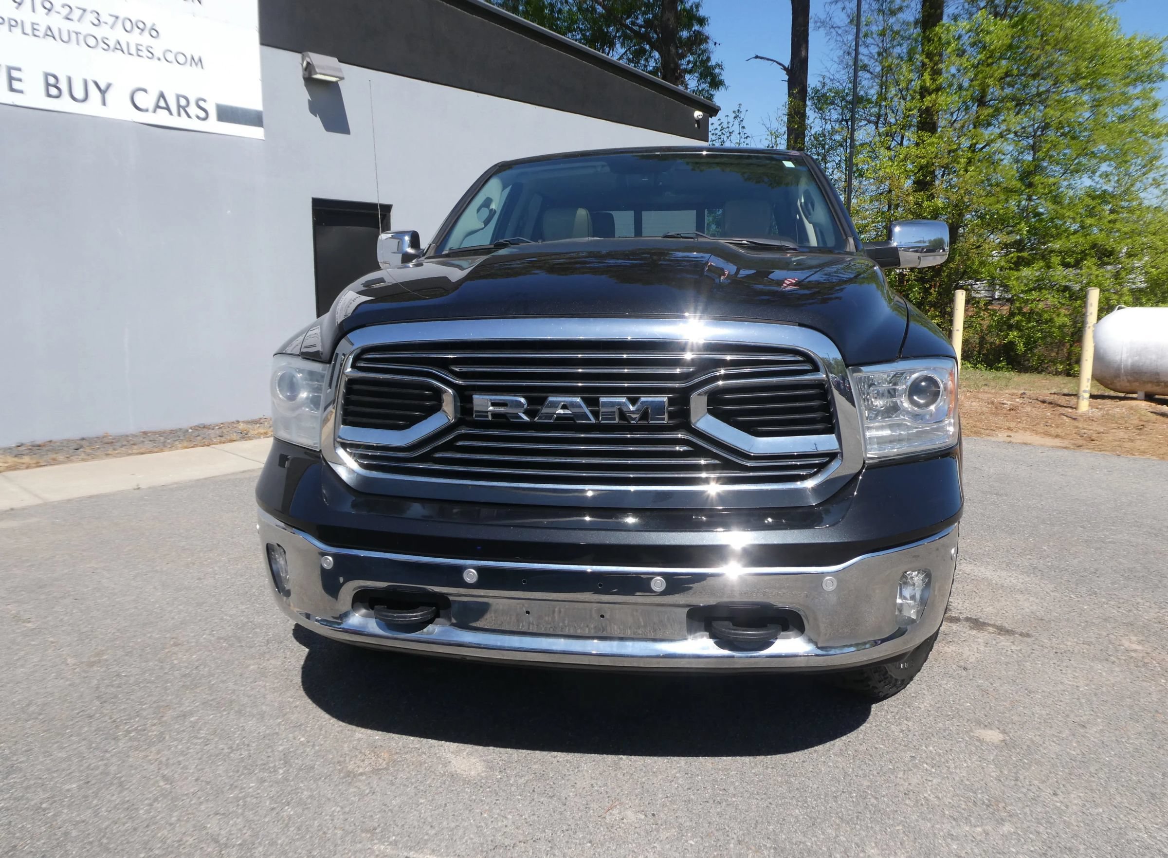 Used 2018 RAM 1500 Laramie Longhorn w/ Longhorn Southfork Package AWD/4WD image 2