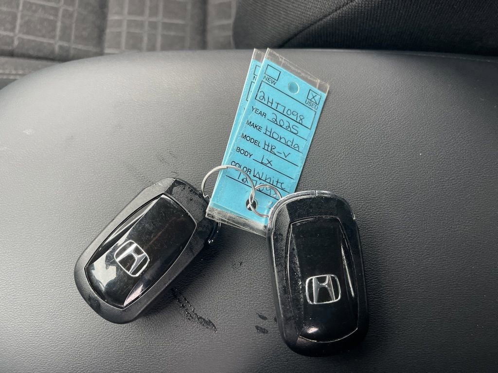 Used 2025 Honda HR-V LX image 33