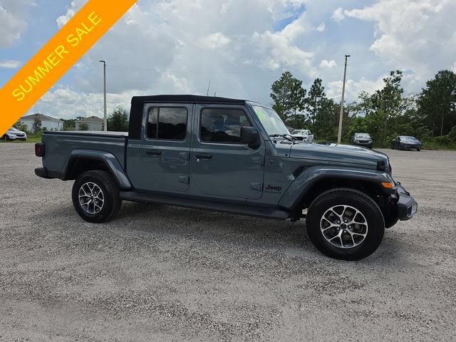 Certified 2024 Jeep Gladiator Sport AWD/4WD image 2