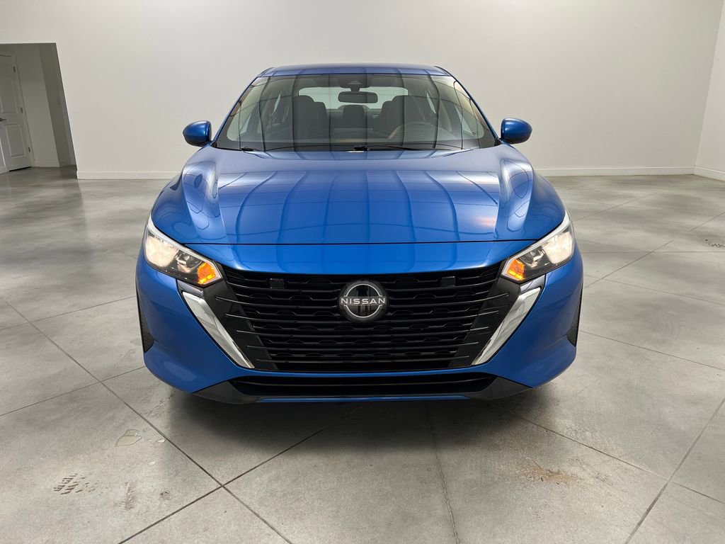 Used 2025 Nissan Sentra SV image 2