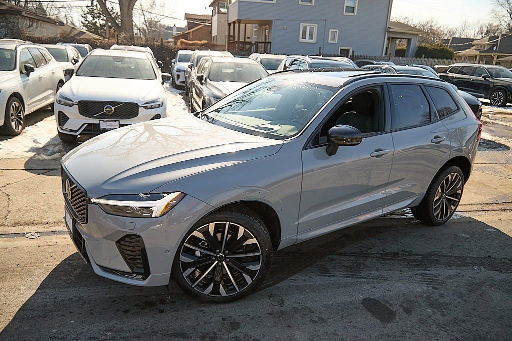 New 2026 Volvo XC60 B5 Ultra w/ Climate Package image 3