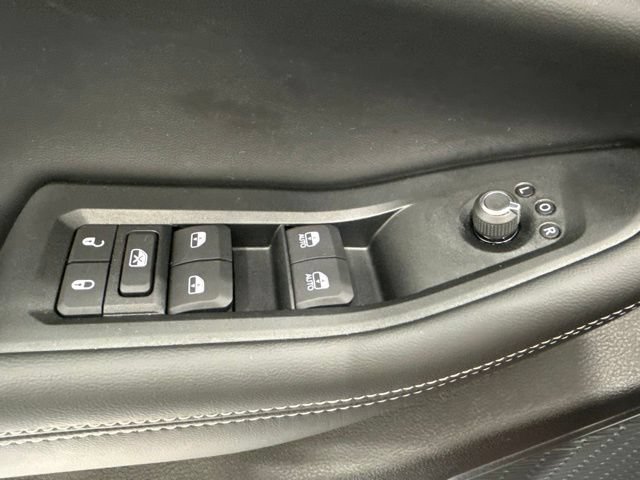 Used 2025 Jeep Grand Cherokee Limited AWD/4WD image 22