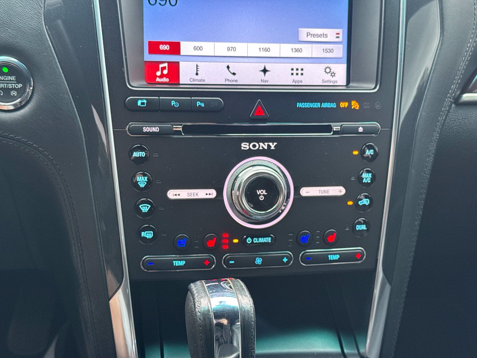 Used 2017 Ford Explorer Platinum AWD/4WD image 31