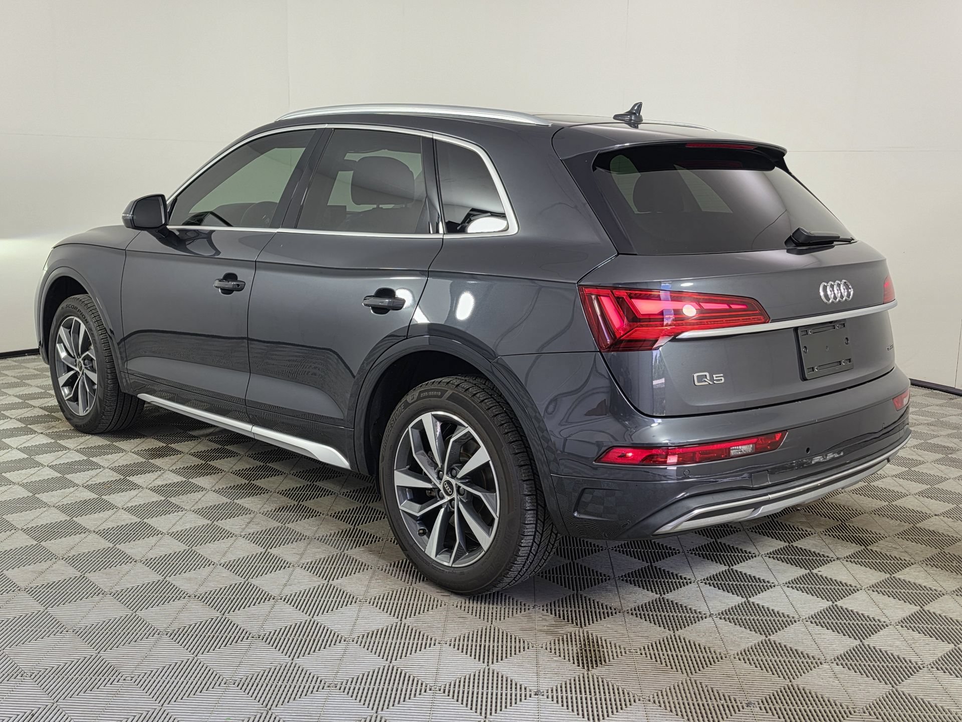 Used 2021 Audi Q5 2.0T Premium w/ Convenience Package AWD/4WD image 41