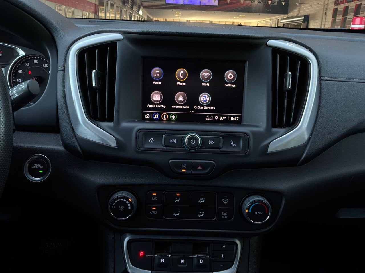Used 2024 GMC Terrain SLE FWD image 24