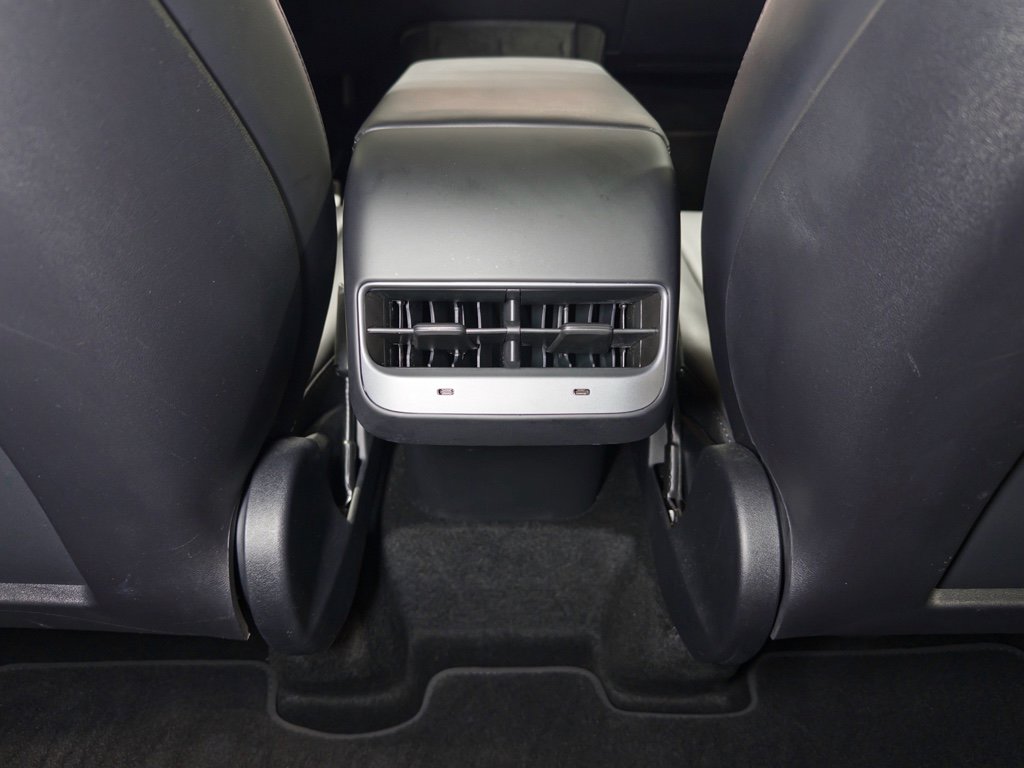 Used 2022 Tesla Model Y Performance image 19