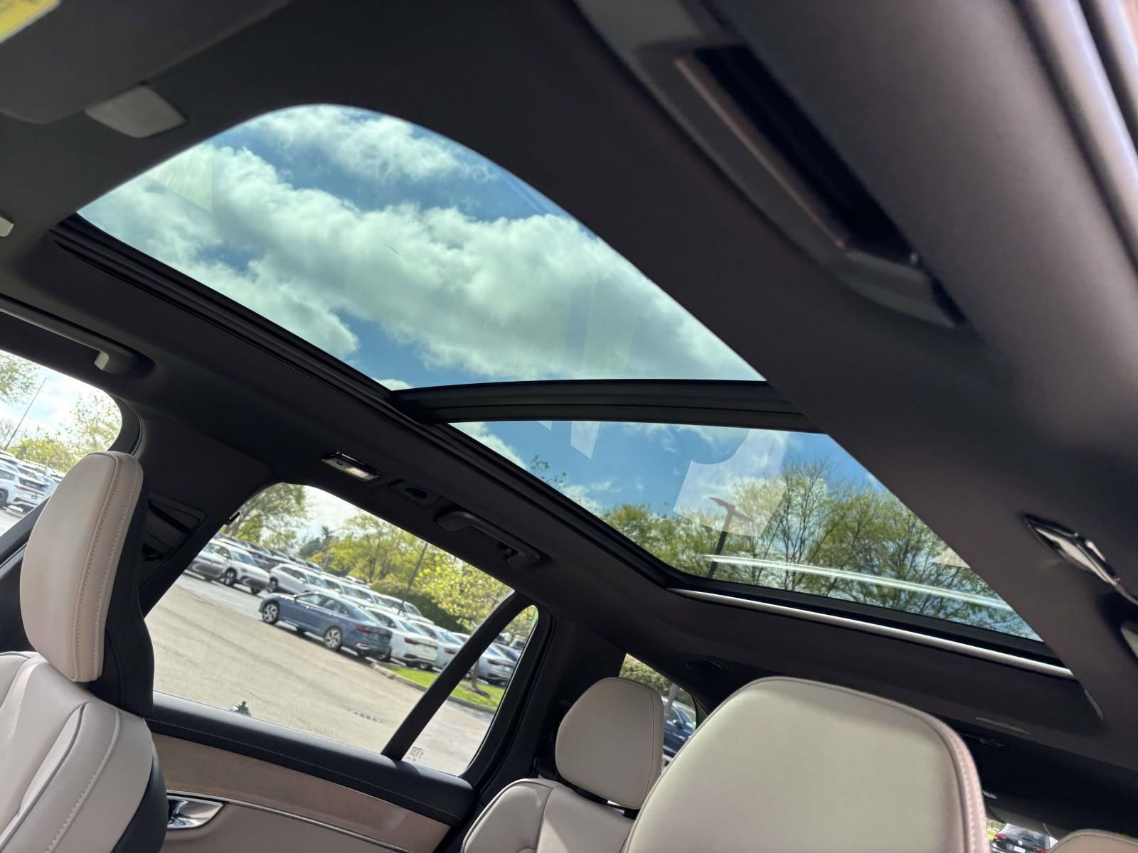 Used 2026 Volvo XC90 B5 Core w/ Protection Package Premier AWD/4WD image 25