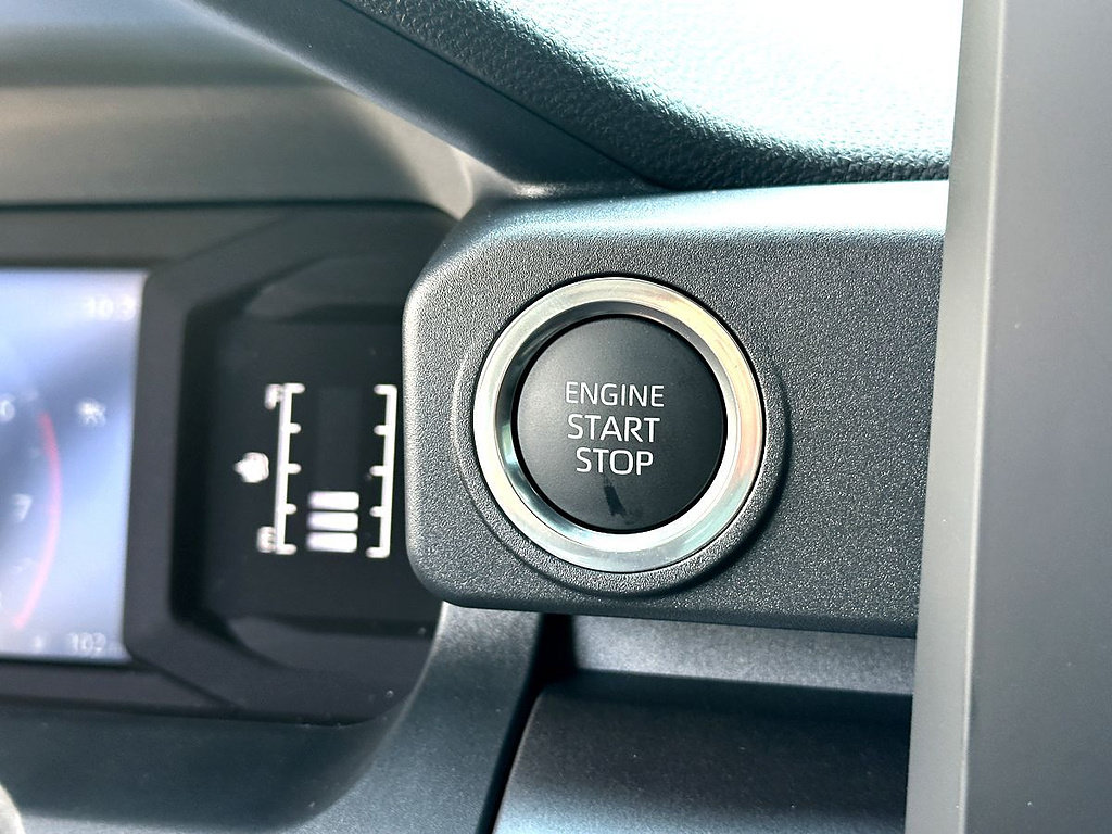New 2026 Toyota 4Runner SR5 AWD/4WD image 13