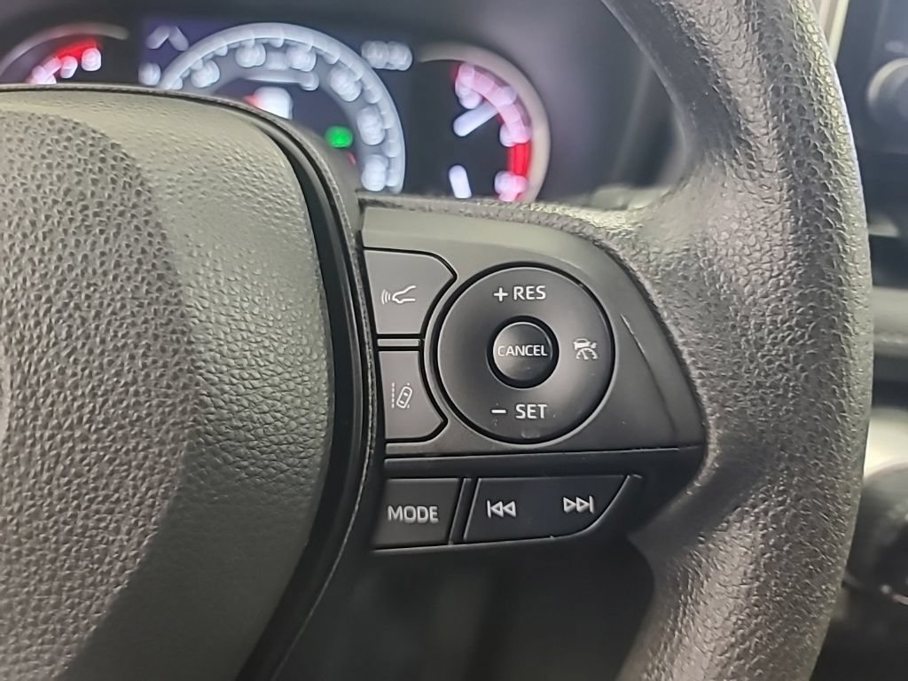 Used 2023 Toyota RAV4 XLE AWD/4WD image 31