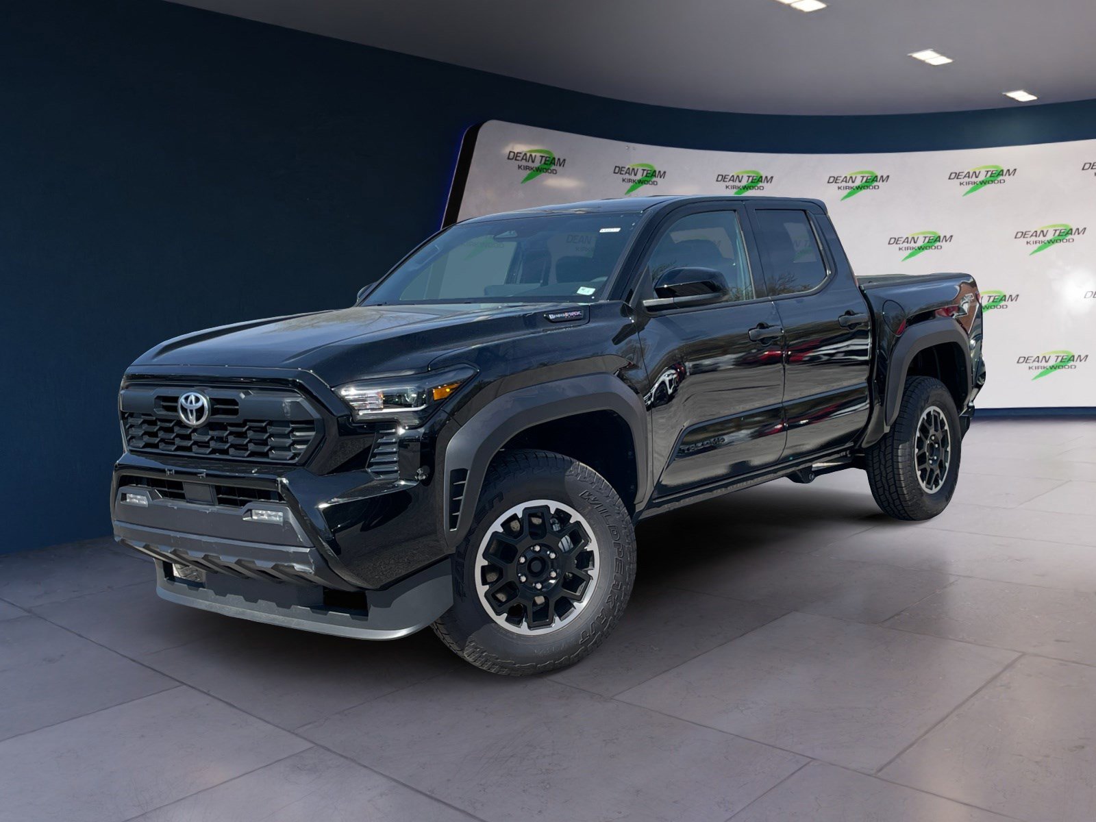 Used 2025 Toyota Tacoma TRD Off-Road AWD/4WD image 3
