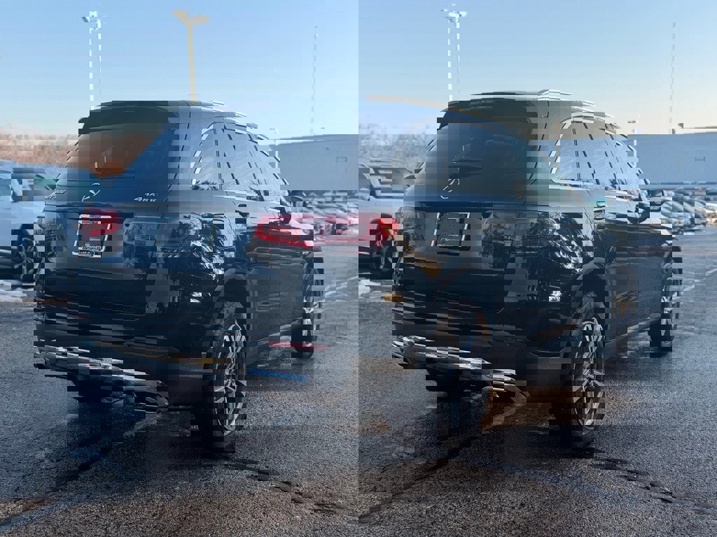 Certified 2022 Mercedes-Benz GLC 300 4MATIC w/ Premium Package Lite image 6